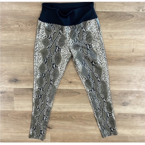 NIB!  Asset Spanx Faux Leather Snake print Shaping Leggings Sz‎ Medium - Picture 6 of 8